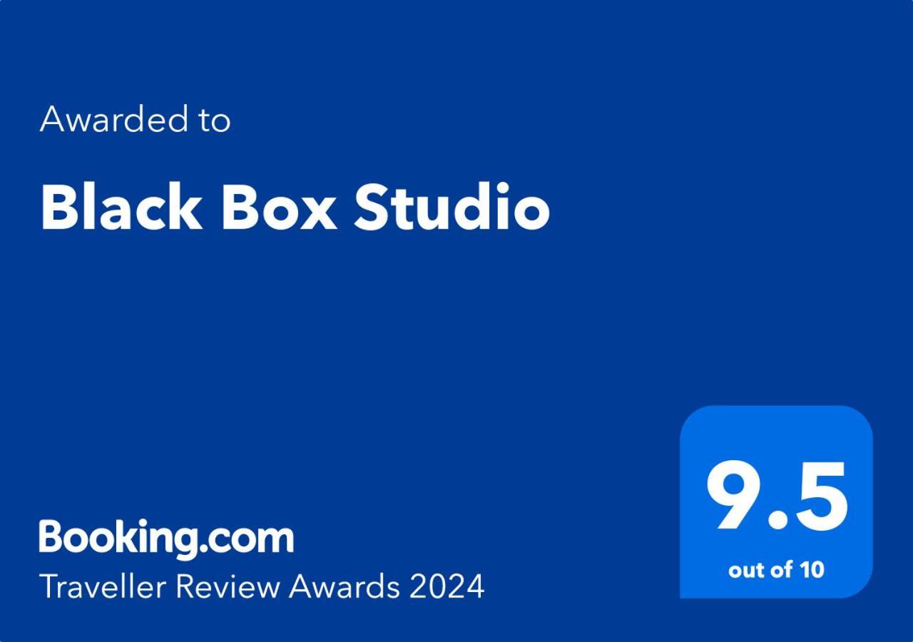 סמוליאן Black Box Studio מראה חיצוני תמונה